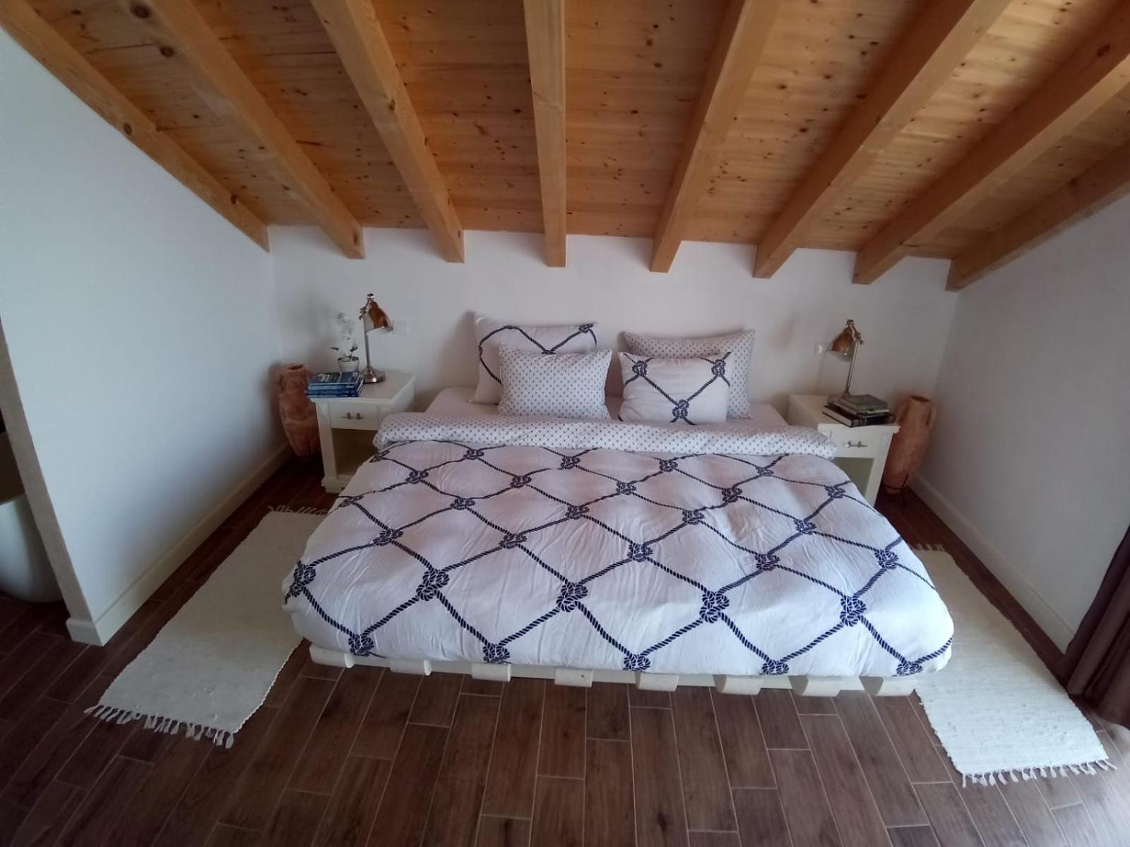 Captain's Attic Apartment *