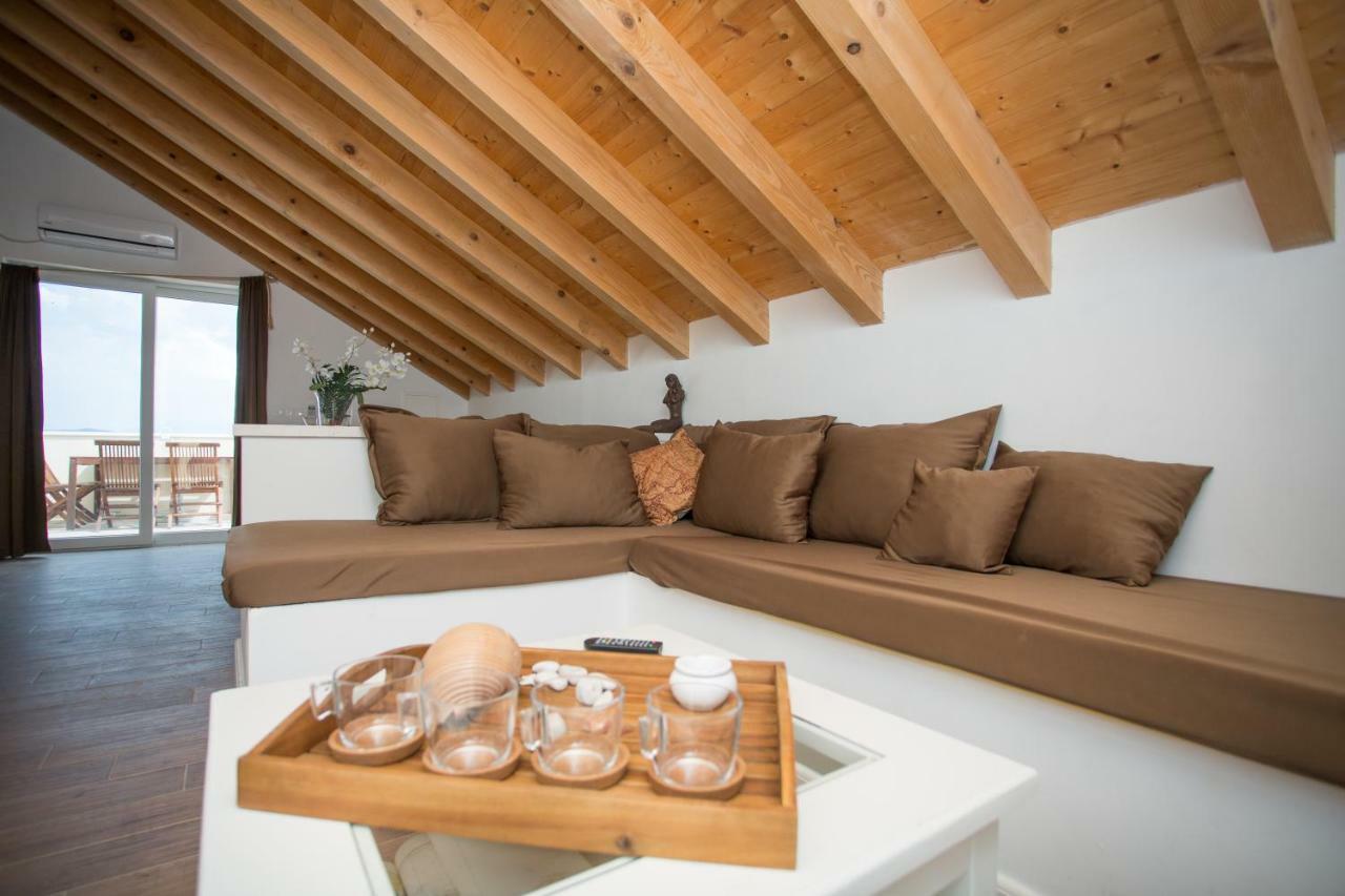 Apartment Captain's Attic Racisce